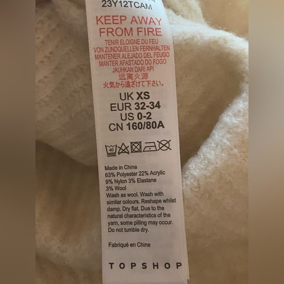 Topshop Camel turtle neck Sweater, ribbed Color Ivory , 0-2, NWOT - Picture 9 of 11